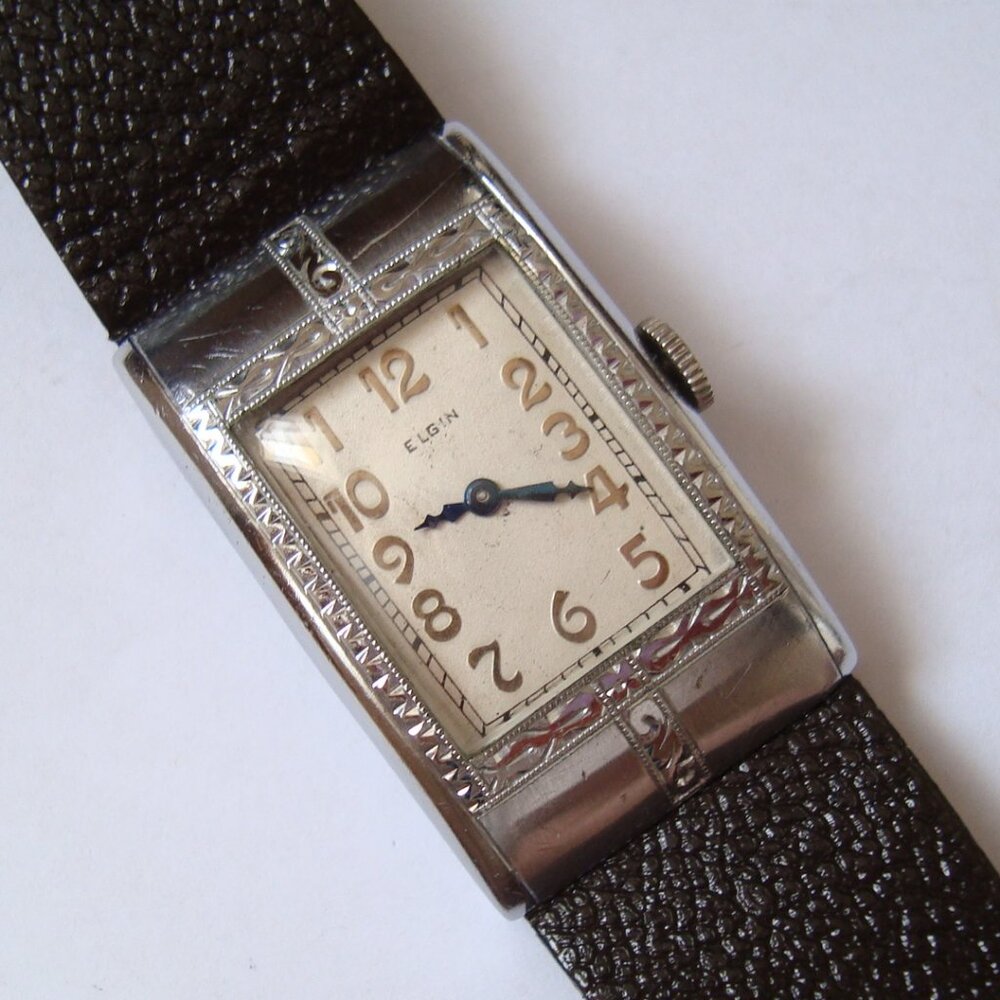 VINTAGE WIND UP ELGIN,RIN GREAT